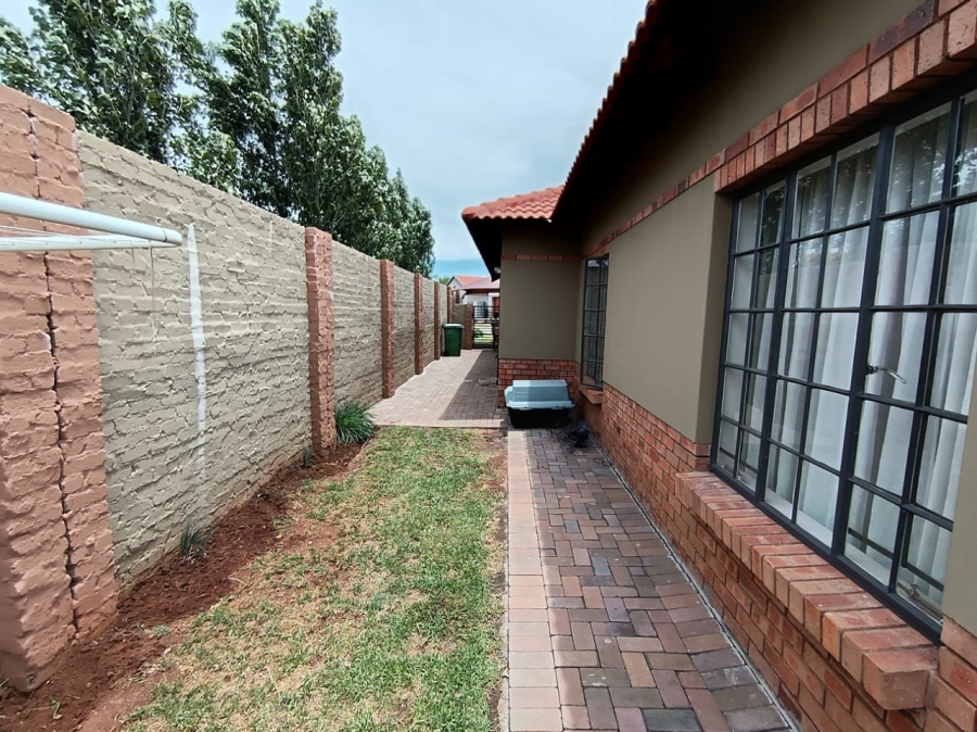 3 Bedroom Property for Sale in Hexrivier Lifestyle Estate North West